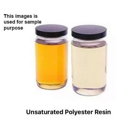 Does polyester resin yellow?