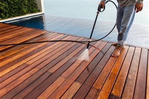 Does power washing damage a deck?