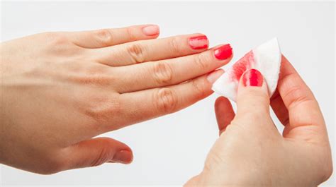 Does pure alcohol remove nail polish?