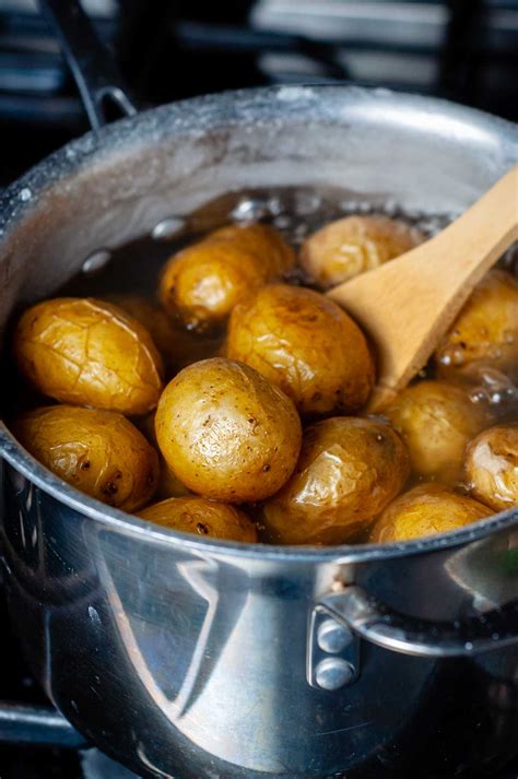 Does salt draw moisture out of potatoes?