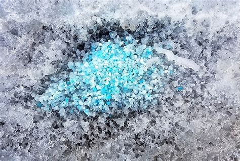 Does salt melt black ice?