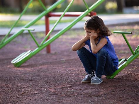 Does single child feel lonely?