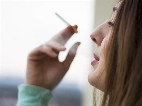 Does smoking make you age slower?