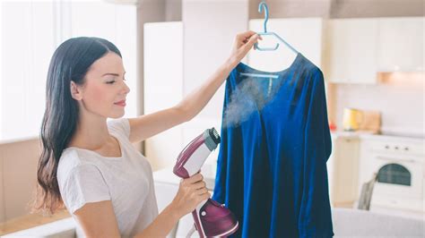 Does steaming clothes clean them?