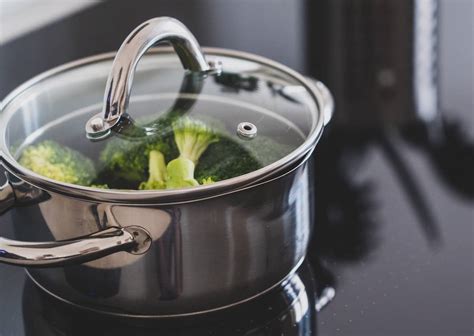 Does steaming mean boiling?