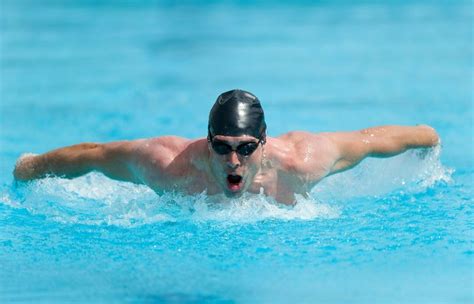 Does swimming make you lean or bulky?