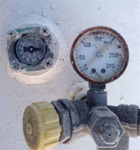 Does temperature affect propane tank gauge?