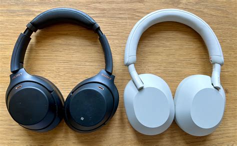 Does the Sony WH-1000XM5 have a headphone jack?