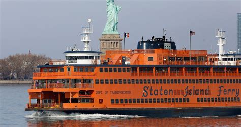 Does the Staten Island Ferry serve food?