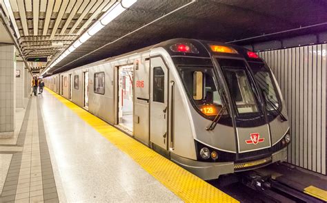 Does the subway run 24 hours in Toronto?