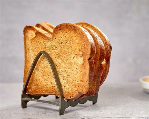 Does toasting bread reduce carbs?