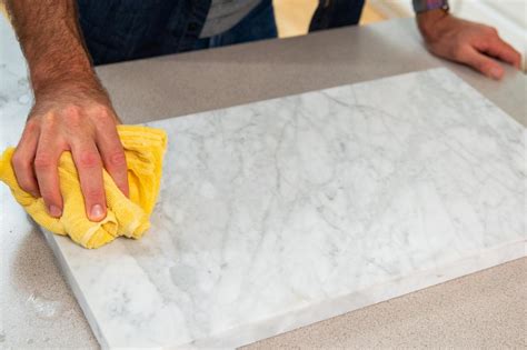 Does vinegar clean marble?