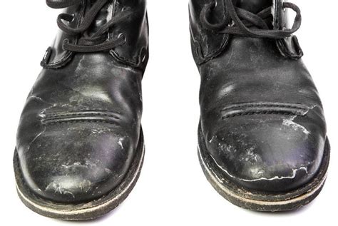 Does water damage shoes?