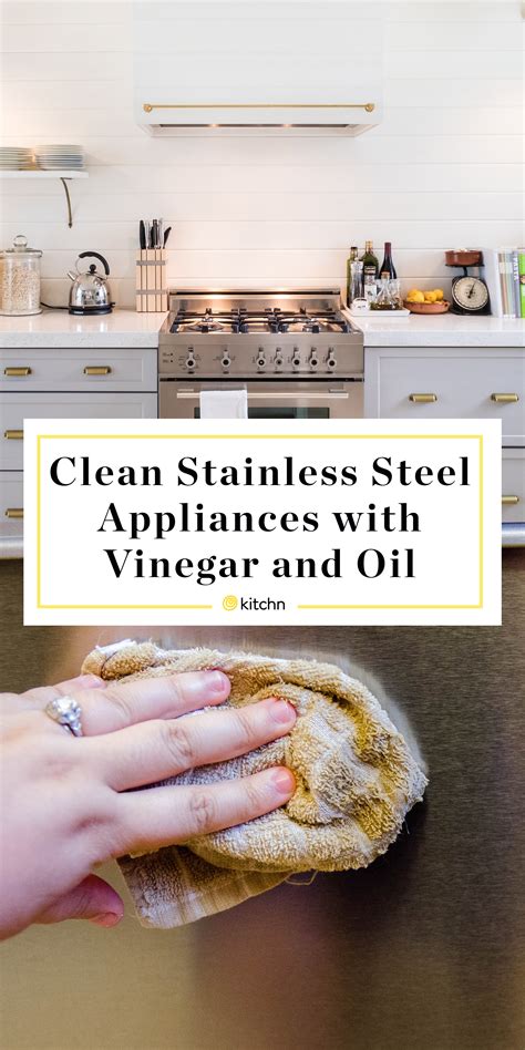 Does white vinegar shine stainless steel?
