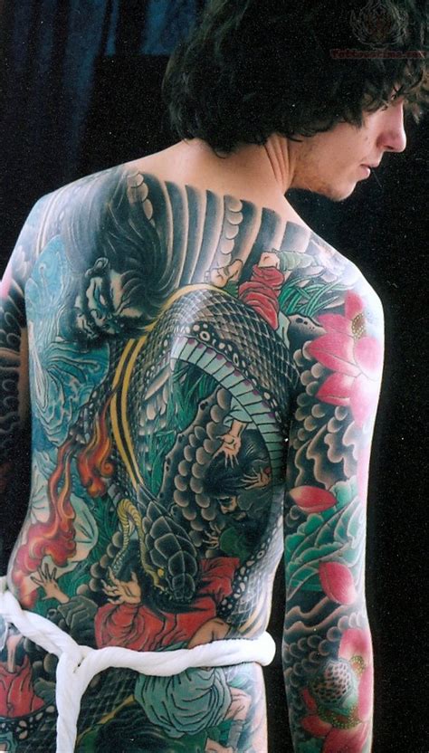 How are Japanese tattoos made?