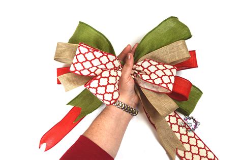 How are bows made?