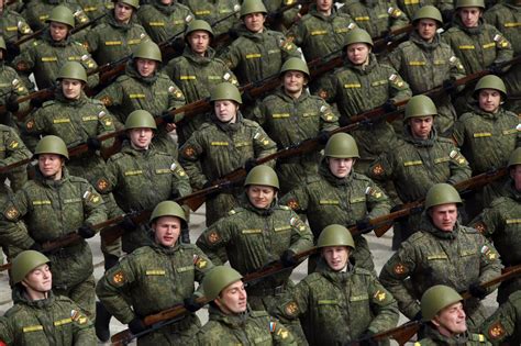 How big is Russia's army?