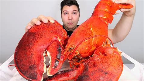 How big is a 140 year old lobster?