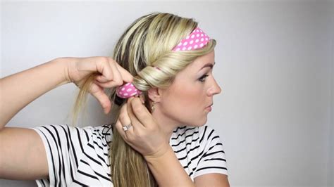 How can I curl my hair without heat in 2 minutes?