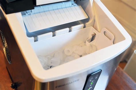 How can I fix my countertop ice maker?