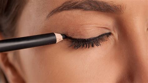 How can I make my eyeliner last all day without smudging?
