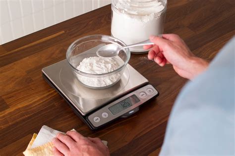 How can I measure 125g of flour without scales?