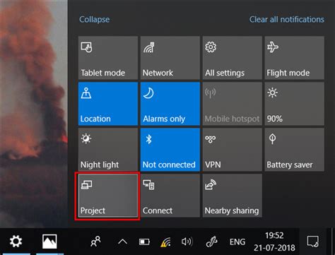 How can I share my screen on Windows 10?