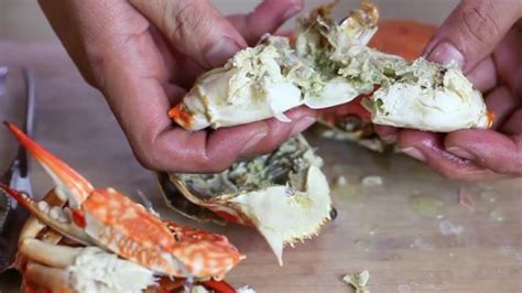 How can you tell if fake crab is bad?