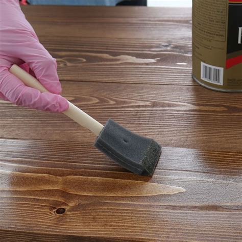 How can you tell if wood is polyurethane?