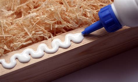 How deep does wood glue penetrate?