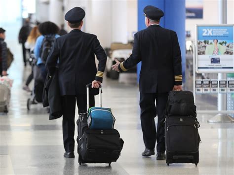 How desperate are airlines for pilots?