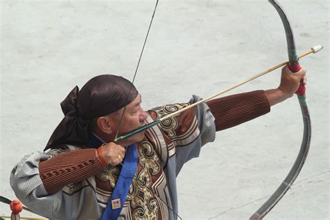 How did Mongols carry their bows?