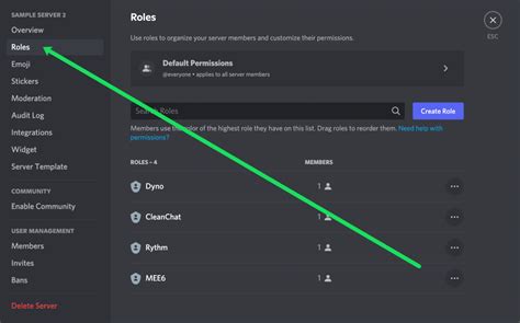 How do I change my default role in Discord?