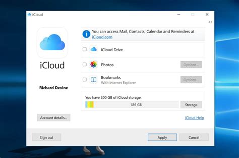 How do I download pictures from iCloud to my computer Windows 10?