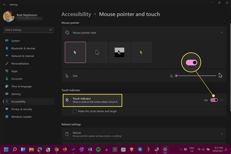 How do I enable and disable the touch screen in Windows 11?