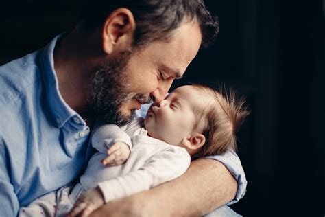 How do I get my baby to bond with his dad?