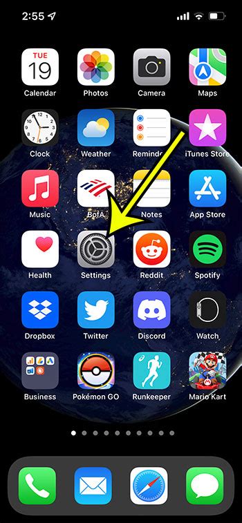 How do I get my iPhone to automatically arrange apps?