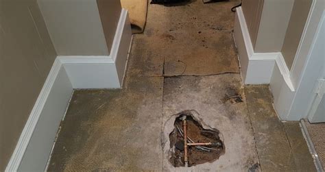 How do I know if there is a water leak under my floor?