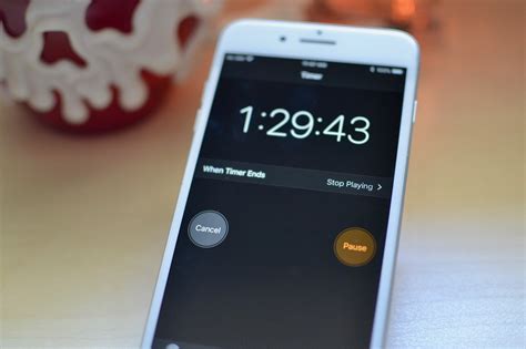 How do I make my iPhone 24 hours?