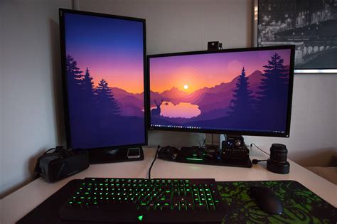 How do I setup 2 monitors for 1 game?