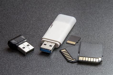 How do I use a USB drive as storage?