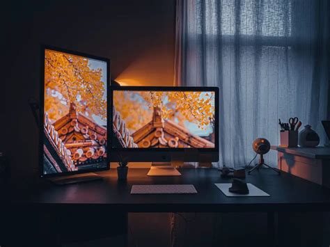 How do I use a second monitor without minimizing games?