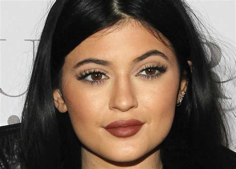 How do Kylie's lips look so natural?