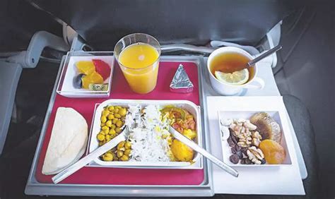 How do airlines decide when to feed you?