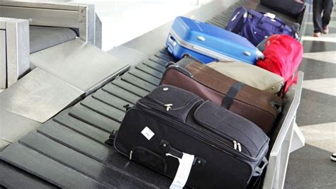 How do airports track baggage?