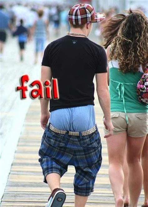 How do sagging pants not fall?