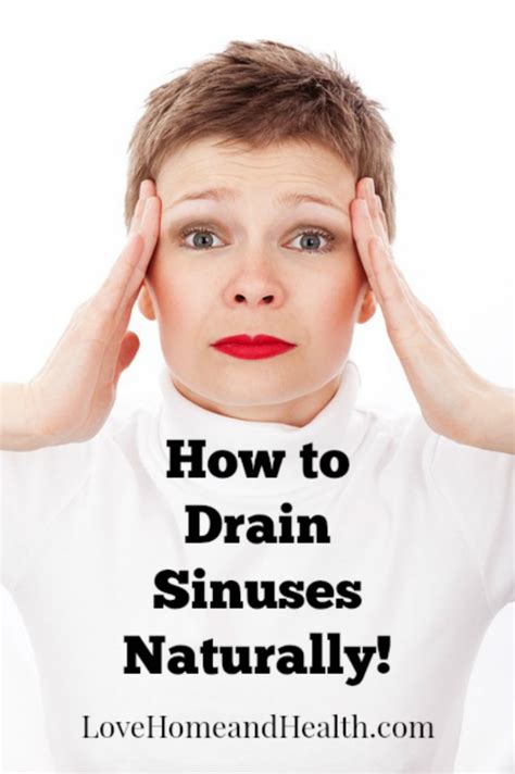 How do sinuses drain naturally?