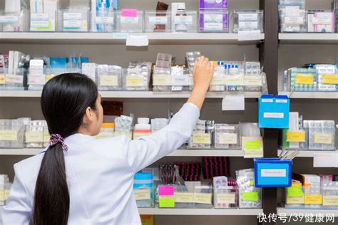 How do small pharmacies make money?