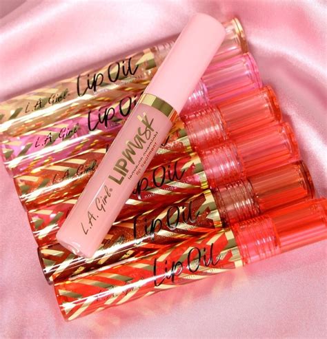 How do you add smell to lip gloss?