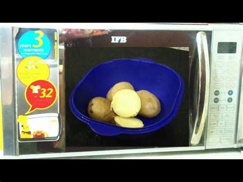 How do you boil potatoes in the microwave without polythene?